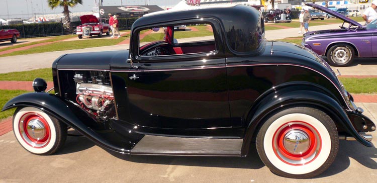 32 Ford Chopped 3W Coupe